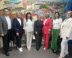 5370588709814142322 (5)