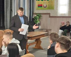 IMG-94a41e176c1c465baa2e60a690a6a2b7-V